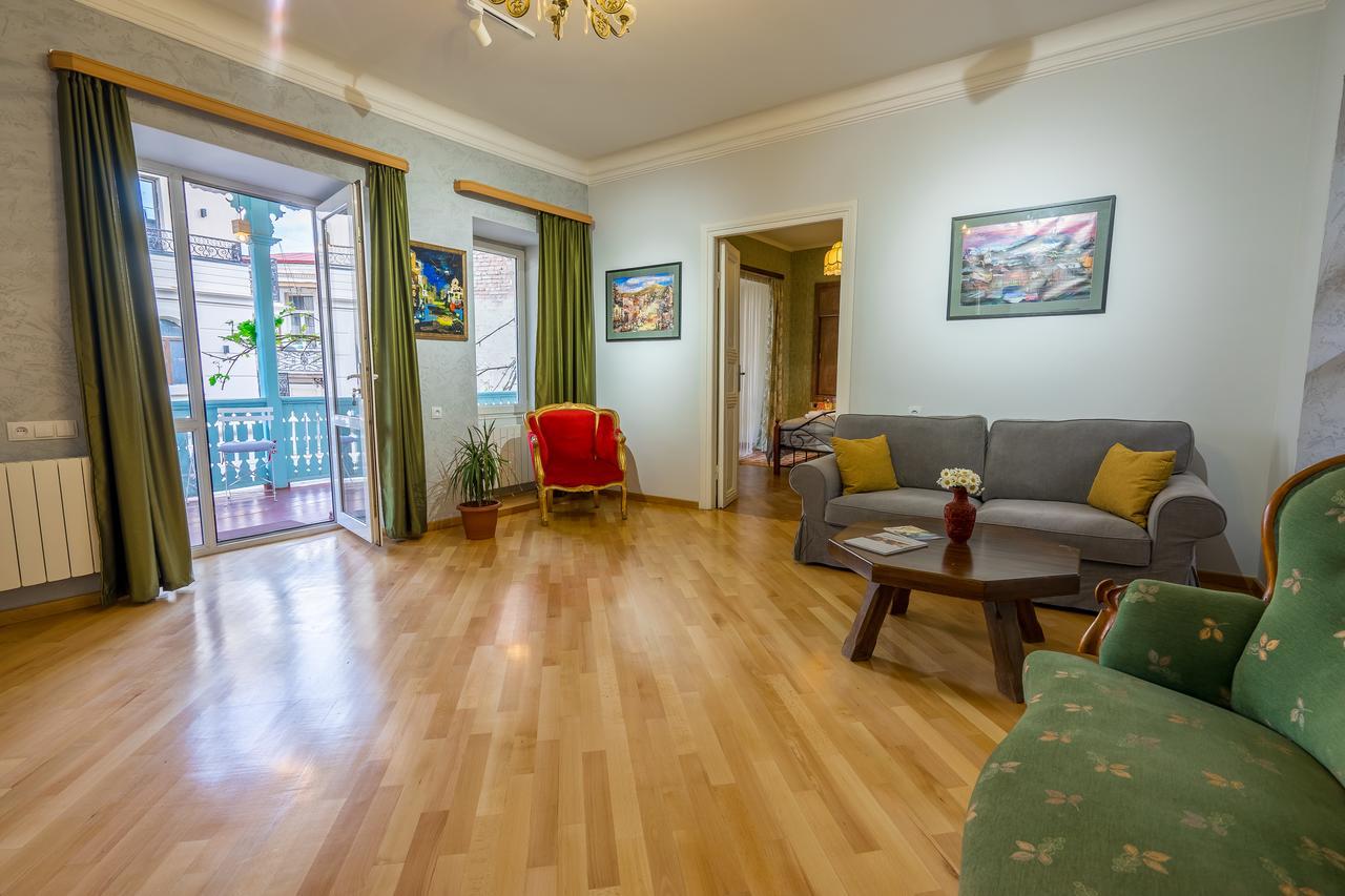 Gallery Apartment Tbilisi Exterior photo